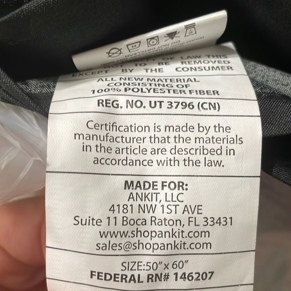 NWB “EXPLORE THE WORLD” TAPESTRY 50”x60” - Picture 4 of 5